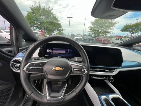 Used 2024 Chevrolet Equinox EV LT AWD/4WD image 47