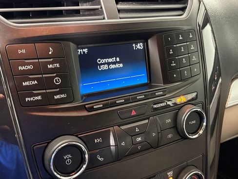 Used 2018 Ford Explorer FWD image 25