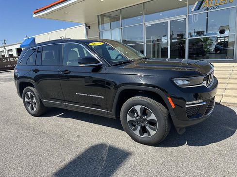 Used 2025 Jeep Grand Cherokee Limited 4xe AWD/4WD image 2