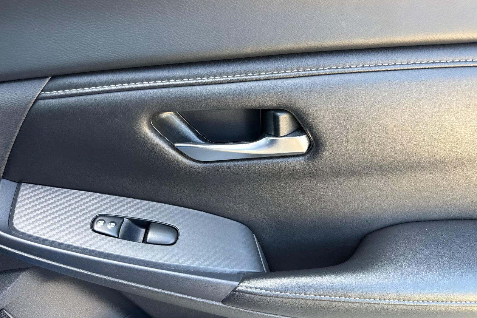 Used 2024 Nissan Sentra SV FWD image 17