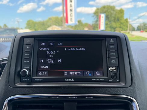 Used 2018 Dodge Grand Caravan SE w/ UConnect Hands-Free Group FWD image 22
