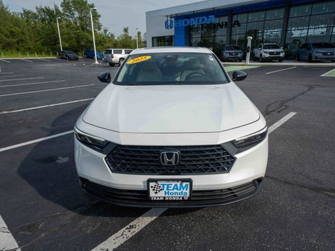Used 2025 Honda Accord SE image 2