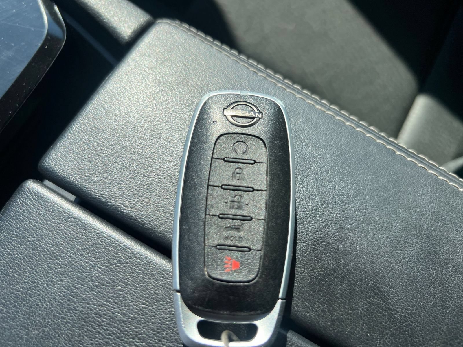 Used 2025 Nissan Rogue SV AWD/4WD image 18