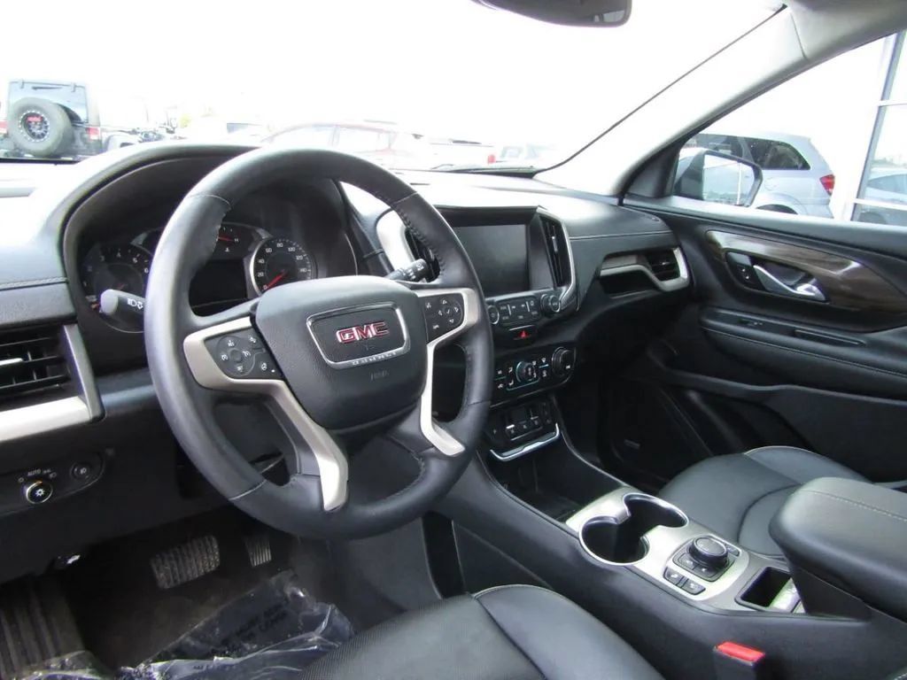 Used 2018 GMC Terrain Denali w/ Comfort Package AWD/4WD image 9