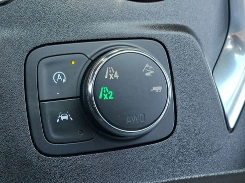 Used 2023 Chevrolet Traverse RS AWD/4WD image 29