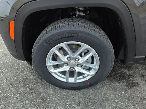 New 2026 Jeep Grand Cherokee Laredo X AWD/4WD image 28