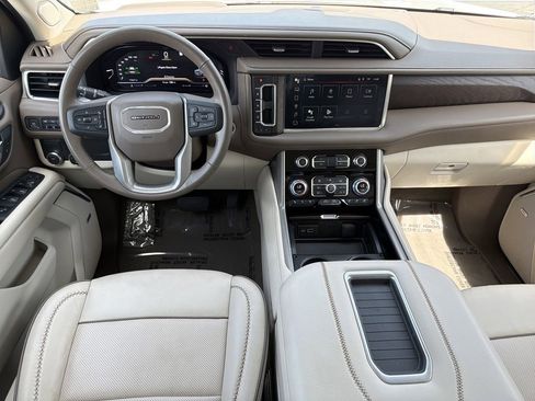Used 2022 GMC Yukon Denali RWD image 2
