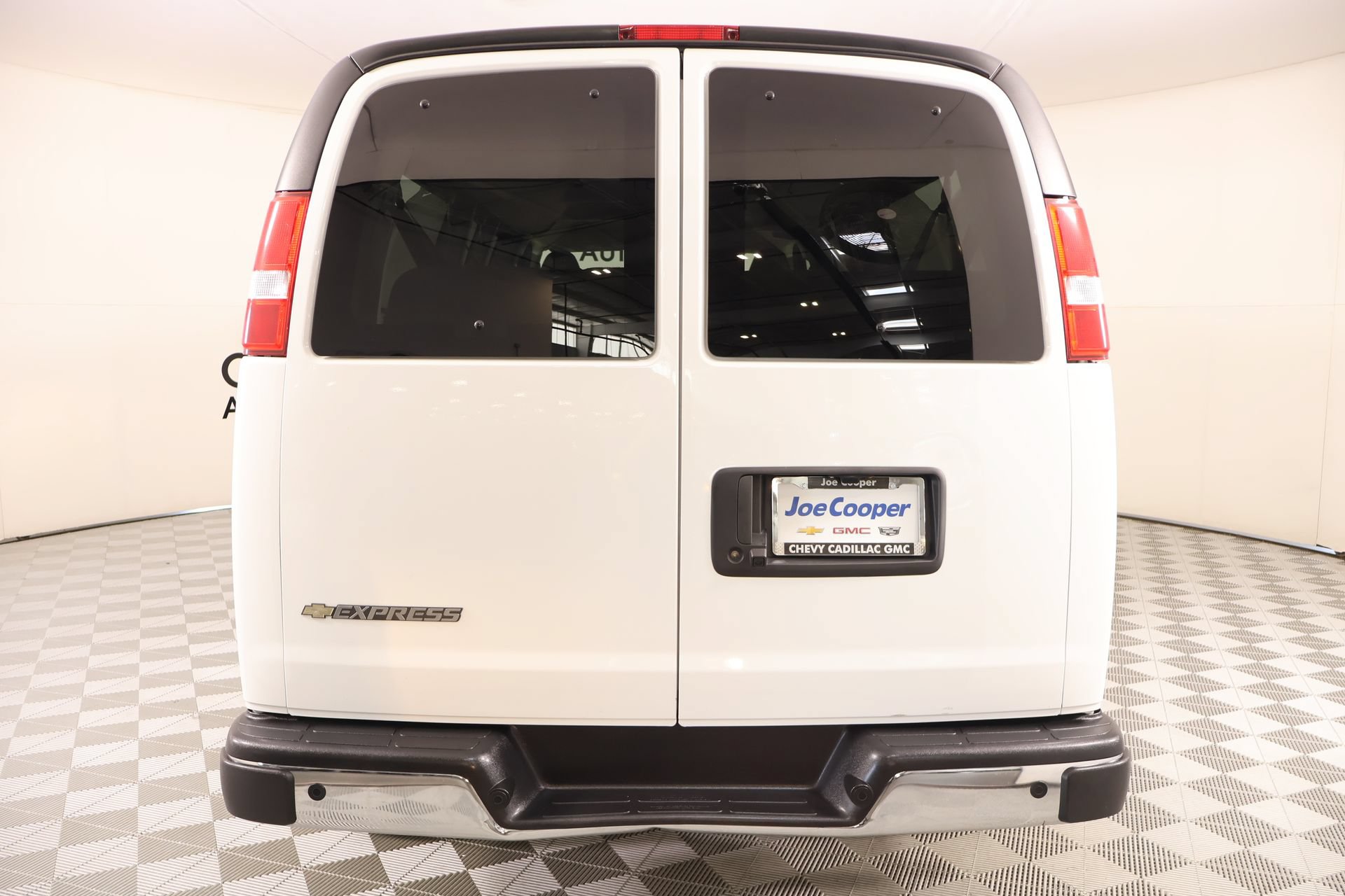 Used 2025 Chevrolet Express 3500 LT w/ LT Preferred Equipment Group RWD image 20