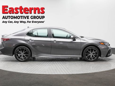 Used 2024 Toyota Camry SE FWD image 4