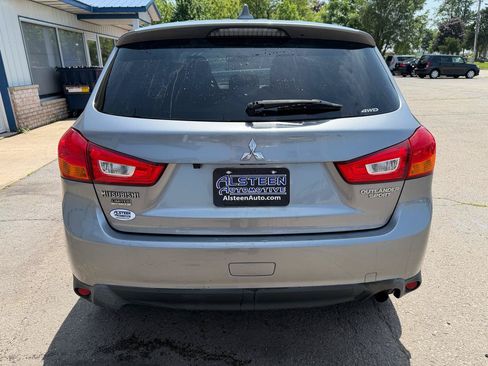 Used 2017 Mitsubishi Outlander Sport ES AWD/4WD image 4