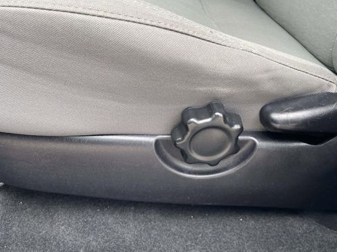 Used 2019 Toyota Tacoma SR RWD image 15