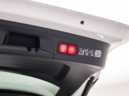 Used 2025 Mercedes-Benz GLE 350 4MATIC image 34