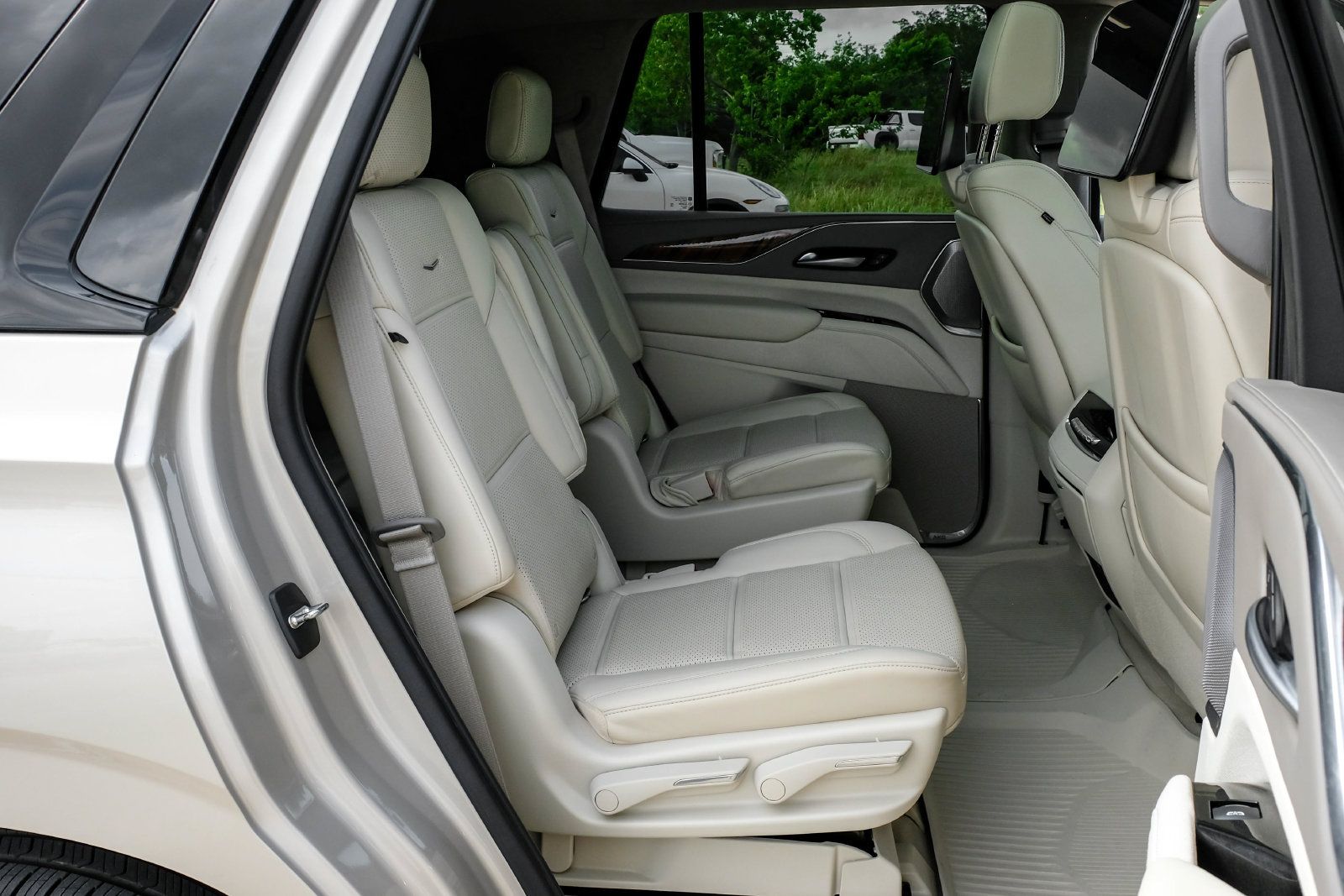 Used 2021 Cadillac Escalade Sport Platinum AWD/4WD image 41