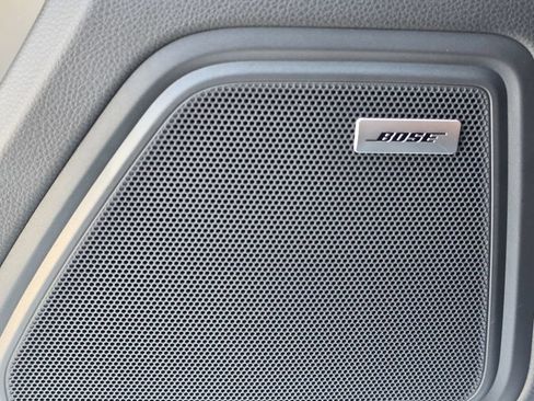 Certified 2025 Porsche Macan Turbo AWD/4WD image 20