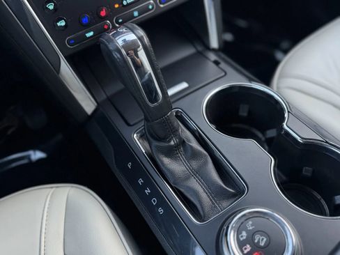 Used 2018 Ford Explorer Platinum image 38