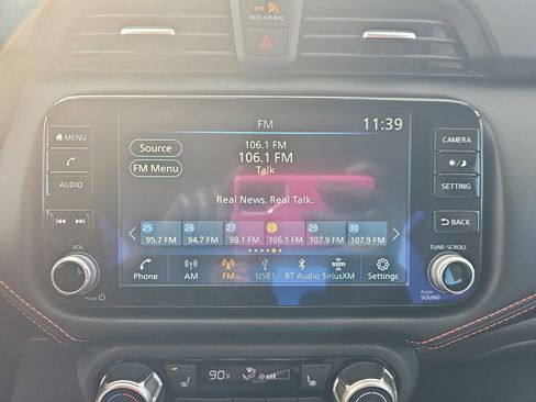 Used 2025 Nissan Versa SR w/ Trunk Package image 21