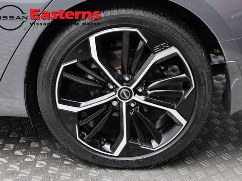 Used 2024 Nissan Altima 2.5 SR FWD image 8