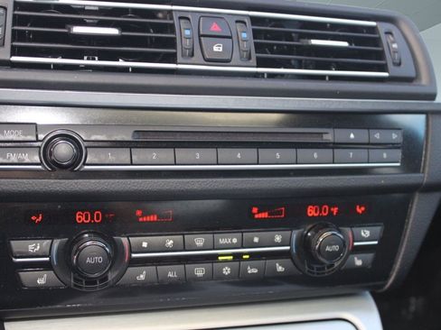 Used 2012 BMW 550i xDrive Sedan image 27