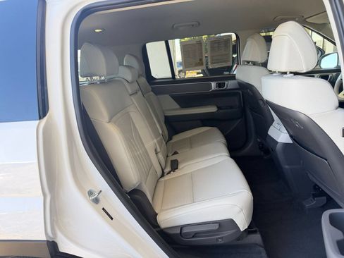 Used 2026 Hyundai Santa Fe SEL FWD image 37