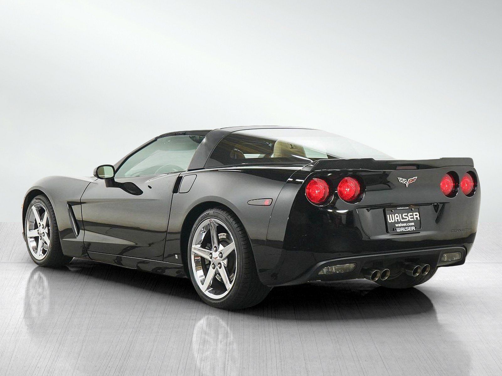 Used 2007 Chevrolet Corvette Coupe w/ Preferred Equipment Group RWD image 4