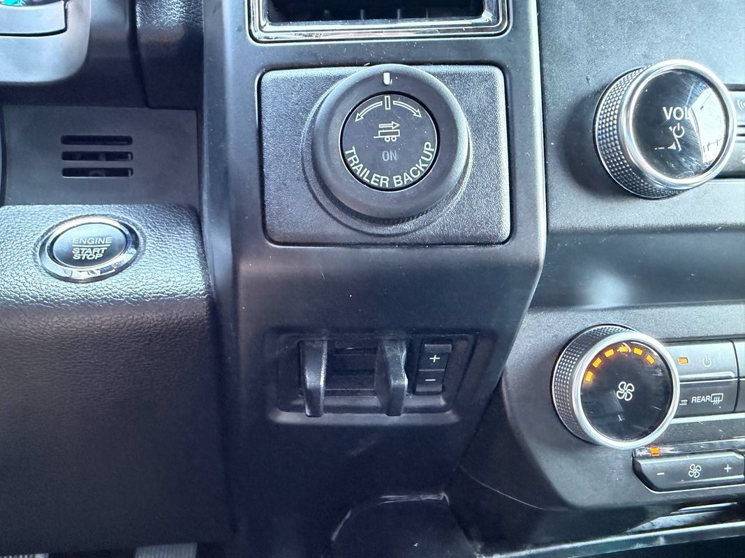 Used 2020 Ford Expedition XL AWD/4WD image 19