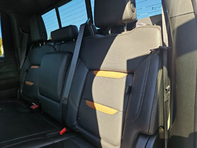 Used 2025 GMC Sierra 3500 AT4 w/ AT4 Premium Plus Package AWD/4WD image 17