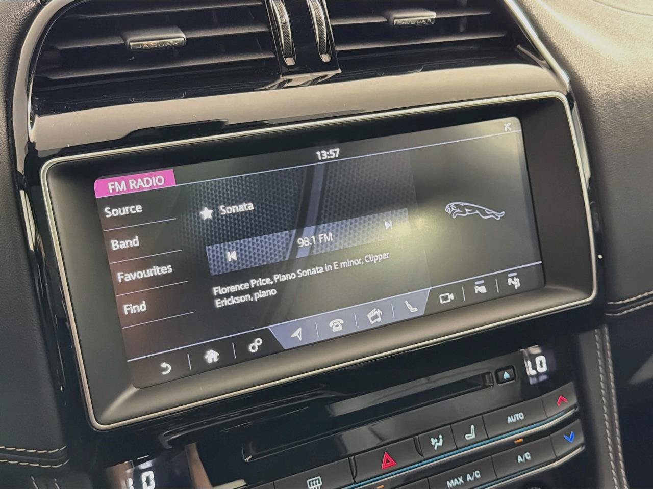 Used 2018 Jaguar F-PACE S AWD/4WD image 39