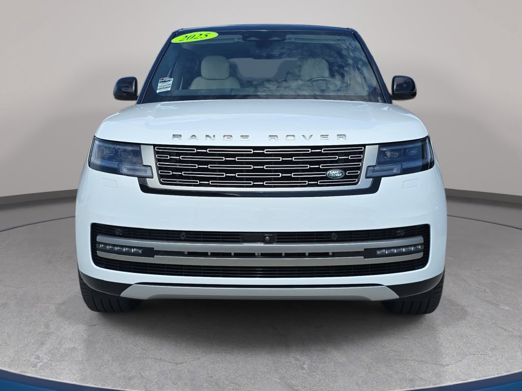 Certified 2025 Land Rover Range Rover SE AWD/4WD image 2