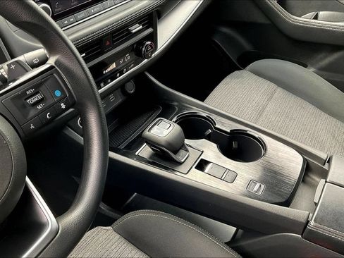 Used 2023 Nissan Rogue SV FWD image 21
