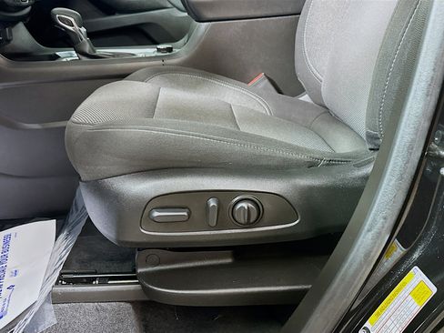 Used 2023 Chevrolet Traverse LT w/ Rear Camera Mirror Package AWD/4WD image 18