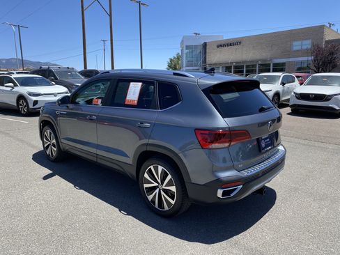 Certified 2023 Volkswagen Taos SE w/ Panoramic Sunroof Package AWD/4WD image 52