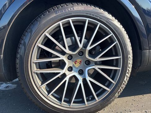 Used 2019 Porsche Cayenne image 27