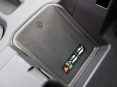 Used 2022 Chevrolet Silverado 1500 LT Trail Boss w/ LT Trail Boss Premium Package image 29