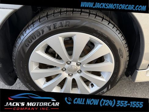 Used 2011 Subaru Legacy 3.6R Limited w/ Appearance Package 1E AWD/4WD image 27