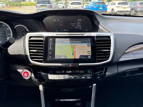 Used 2017 Honda Accord Touring image 22