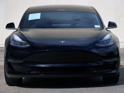 Used 2018 Tesla Model 3 Long Range RWD image 6