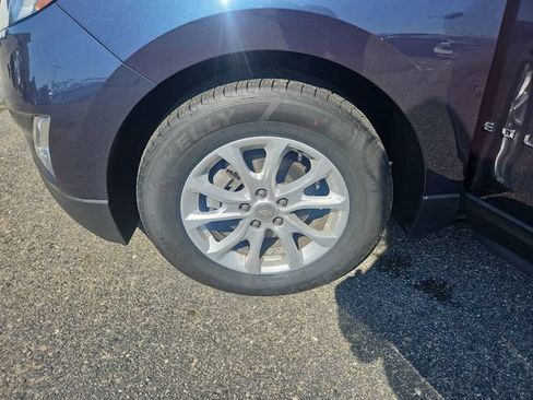 Used 2019 Chevrolet Equinox LT FWD image 27