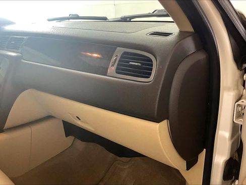 Used 2013 GMC Yukon XL Denali RWD image 17
