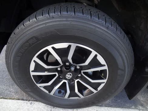 Used 2023 Toyota Tacoma TRD Sport AWD/4WD image 19