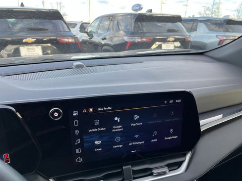 Used 2025 Chevrolet Equinox LT image 18