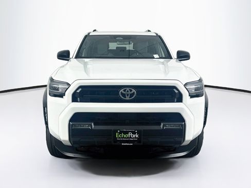 Used 2025 Toyota 4Runner SR5 AWD/4WD image 2