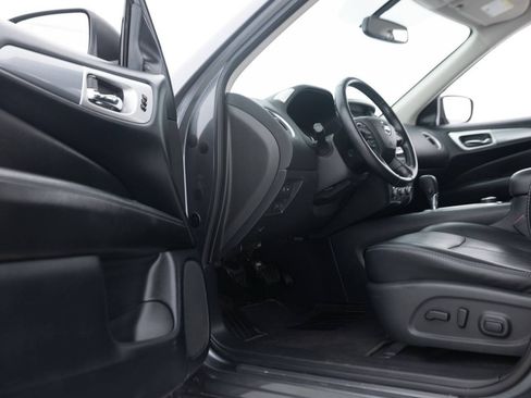 Used 2019 Nissan Pathfinder SL AWD/4WD image 26