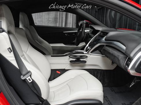 Used 2017 Acura NSX AWD/4WD image 18