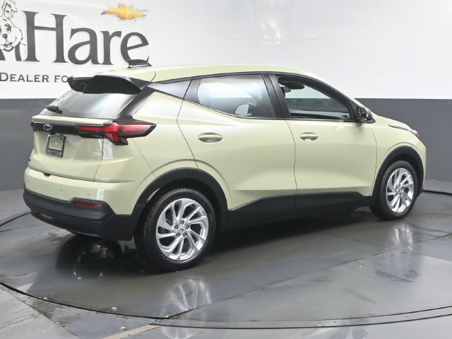 New 2027 Chevrolet Bolt LT w/ Comfort Package FWD image 29