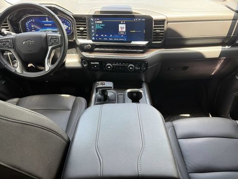 Used 2025 Chevrolet Silverado 1500 LT Trail Boss w/ Convenience Package II AWD/4WD image 9