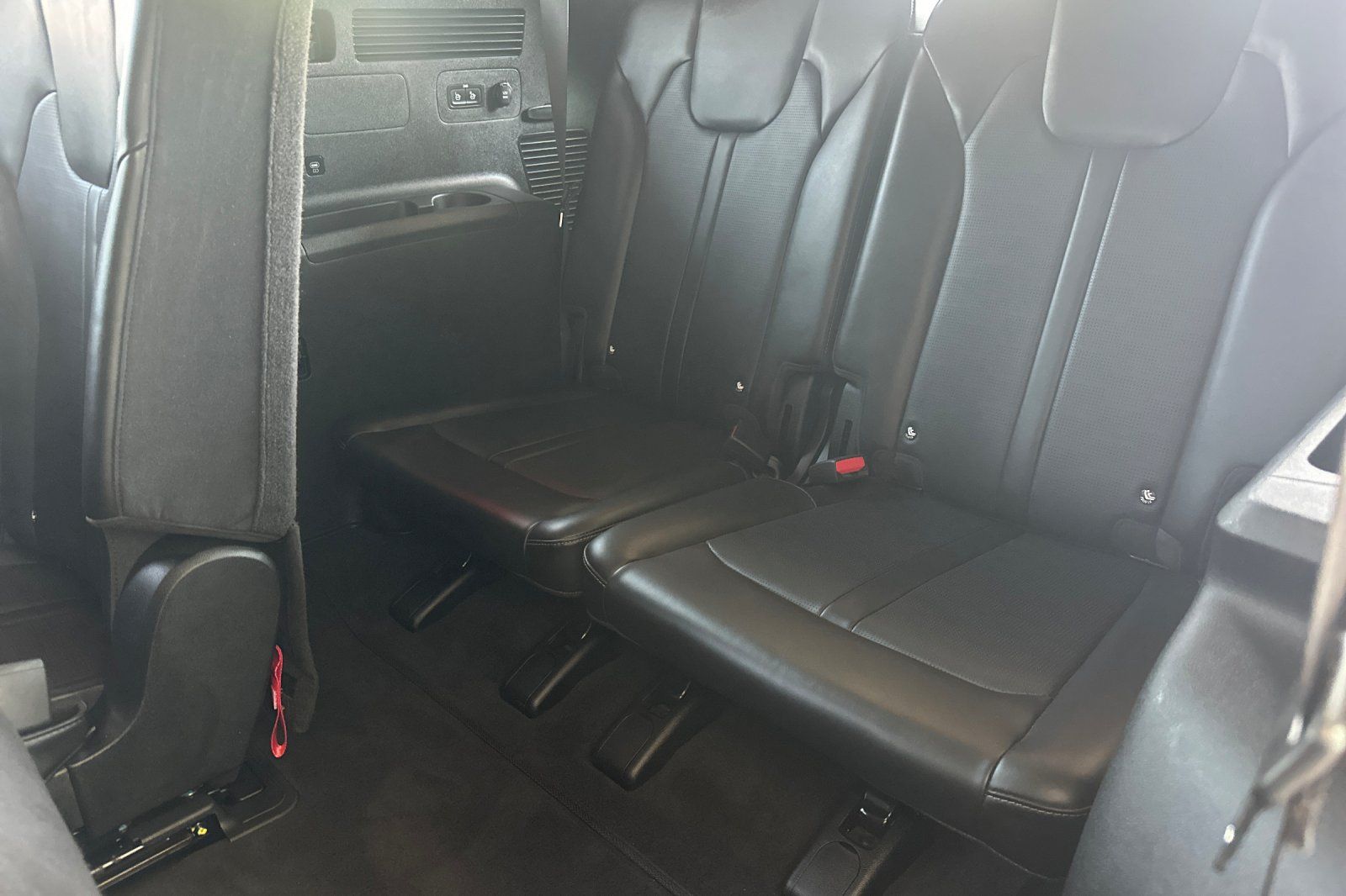 Used 2024 Kia Sorento S FWD image 15