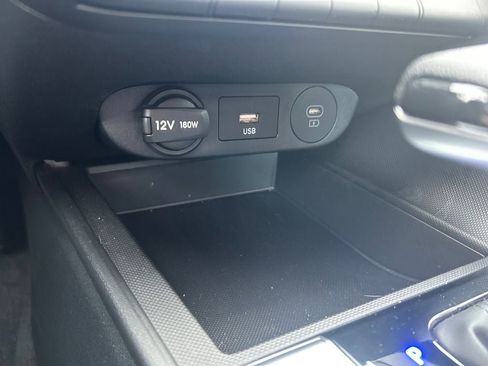 Certified 2025 Hyundai Elantra SE image 35