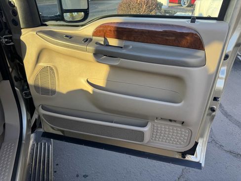 Used 2000 Ford F250 Lariat image 12