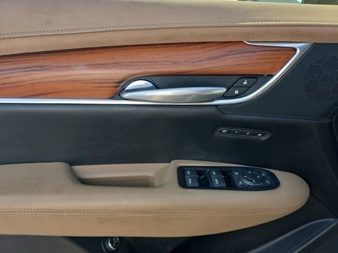 Used 2019 Cadillac XT5 Platinum image 8