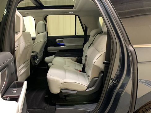 Used 2025 Ford Expedition Max Platinum w/ Platinum Ultimate Package image 30